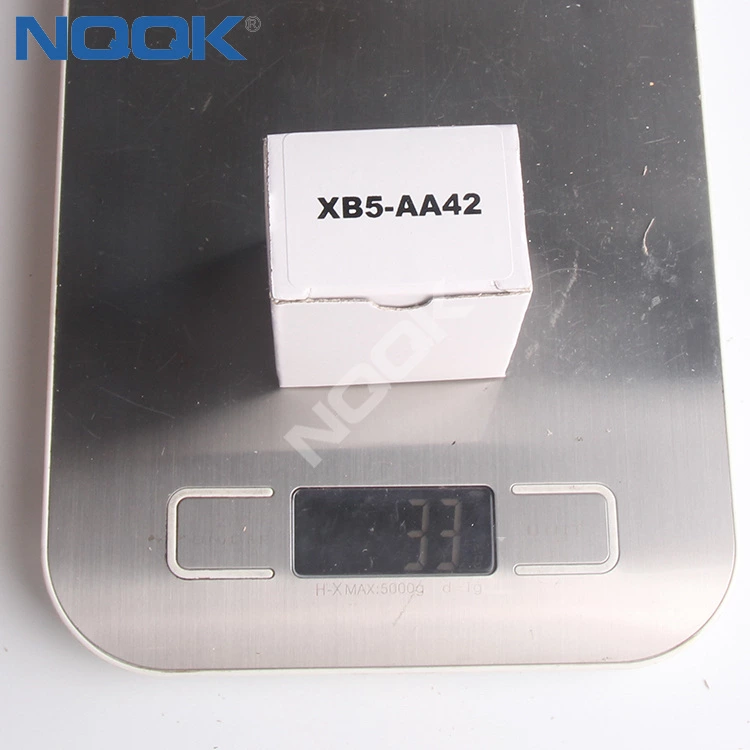 XB5-AA42 Self testoration  XB5-AA51Type  N/O Yellor  Even button spring return flat button