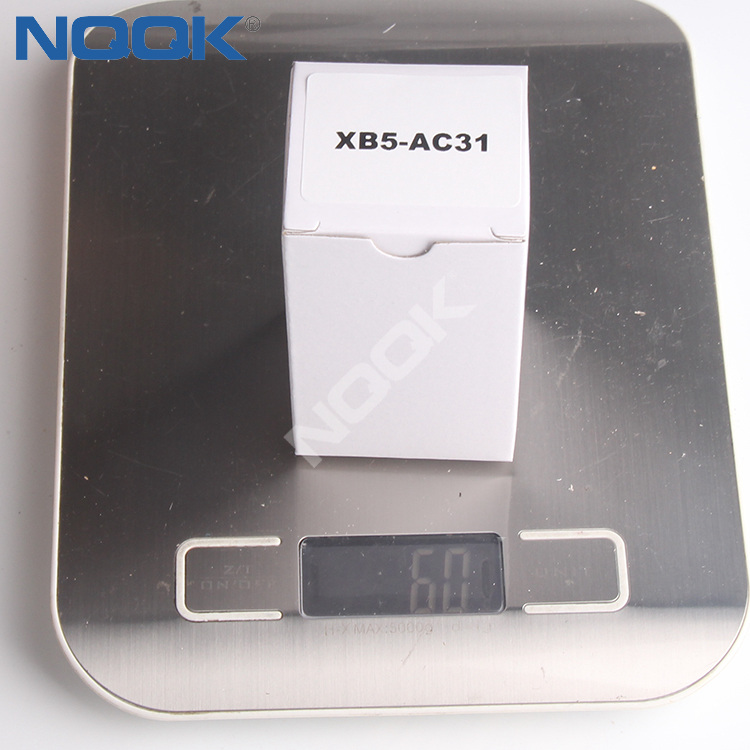 XB5-AC42 Self restoration XB5-AC21 Type N/O Black Self-reset mushroom head Push Button
